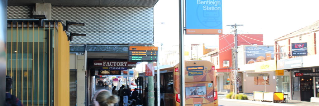 Bentleigh station bus