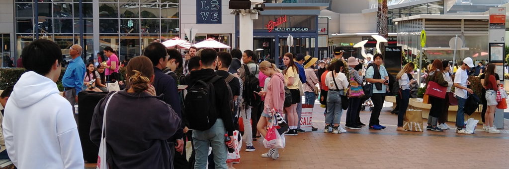 Queue for bus at Chadstone