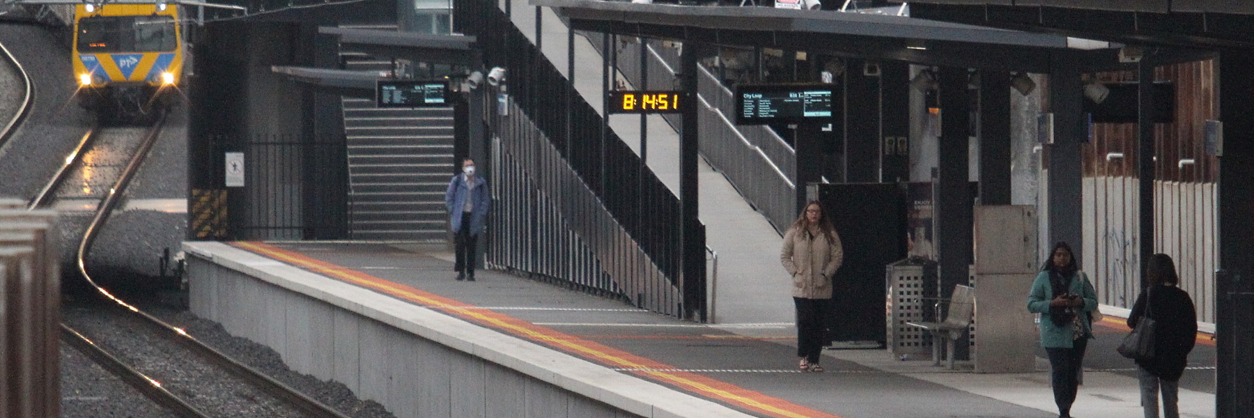 Bentleigh station platform