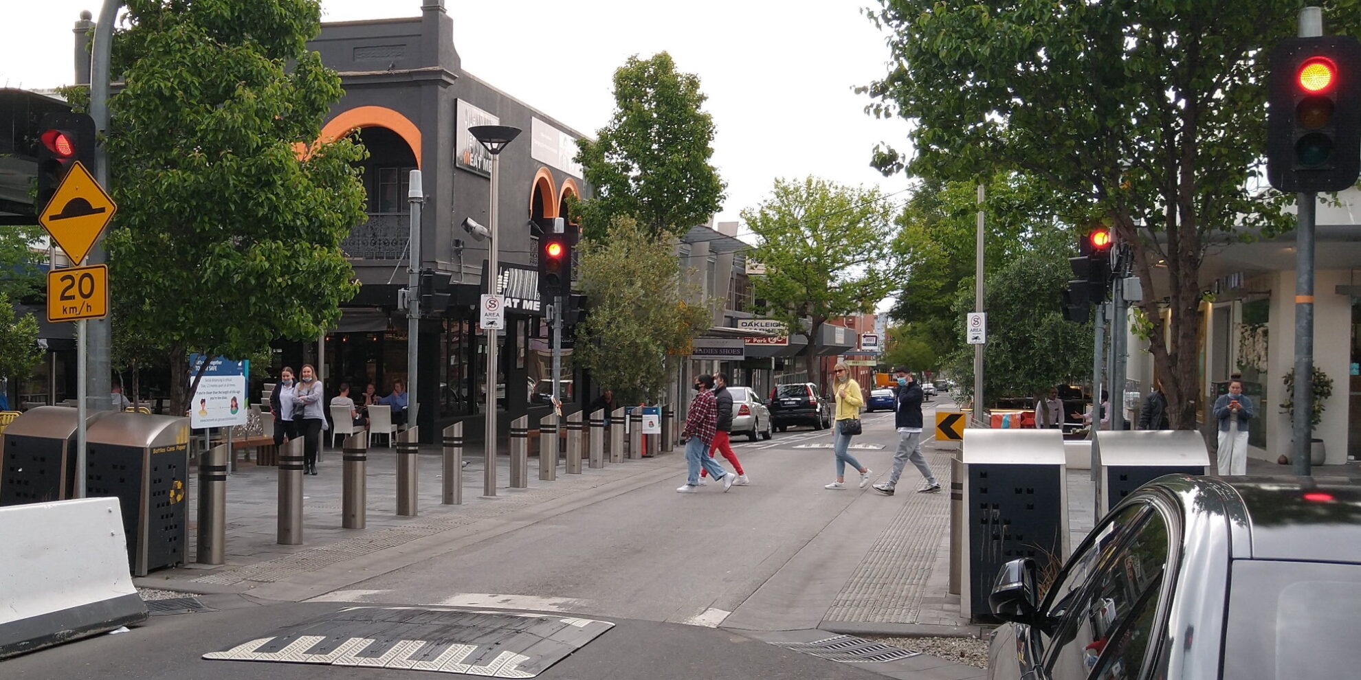 Beg buttons for motorists – Daniel Bowen