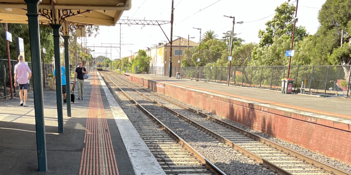 Tracks at Highett station