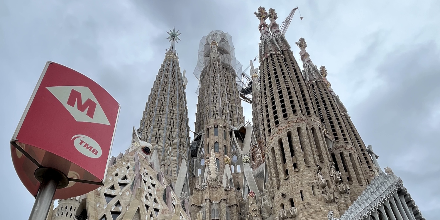 Sagrada Família and a Barcelona Metro sign